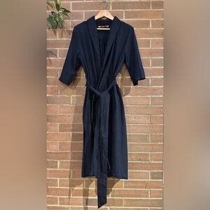 Par en Par Playa Robe in Black